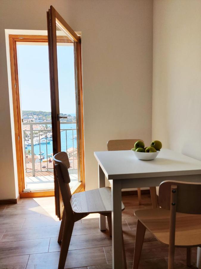 Brand New Apt W Balcony & Perfect Seaview At Center Hvar Town Exterior photo