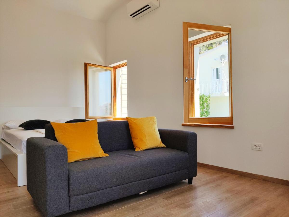 Brand New Apt W Balcony & Perfect Seaview At Center Hvar Town Exterior photo