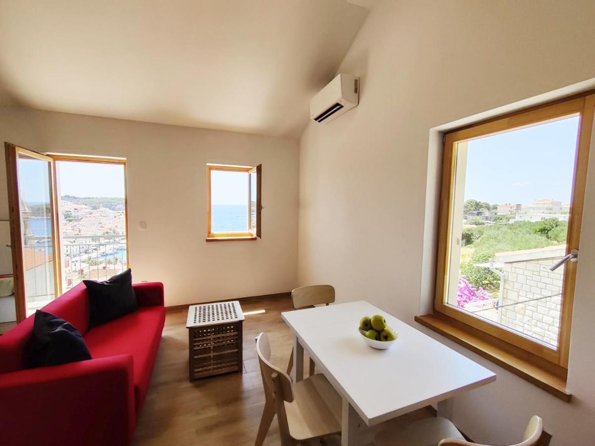 Brand New Apt W Balcony & Perfect Seaview At Center Hvar Town Exterior photo