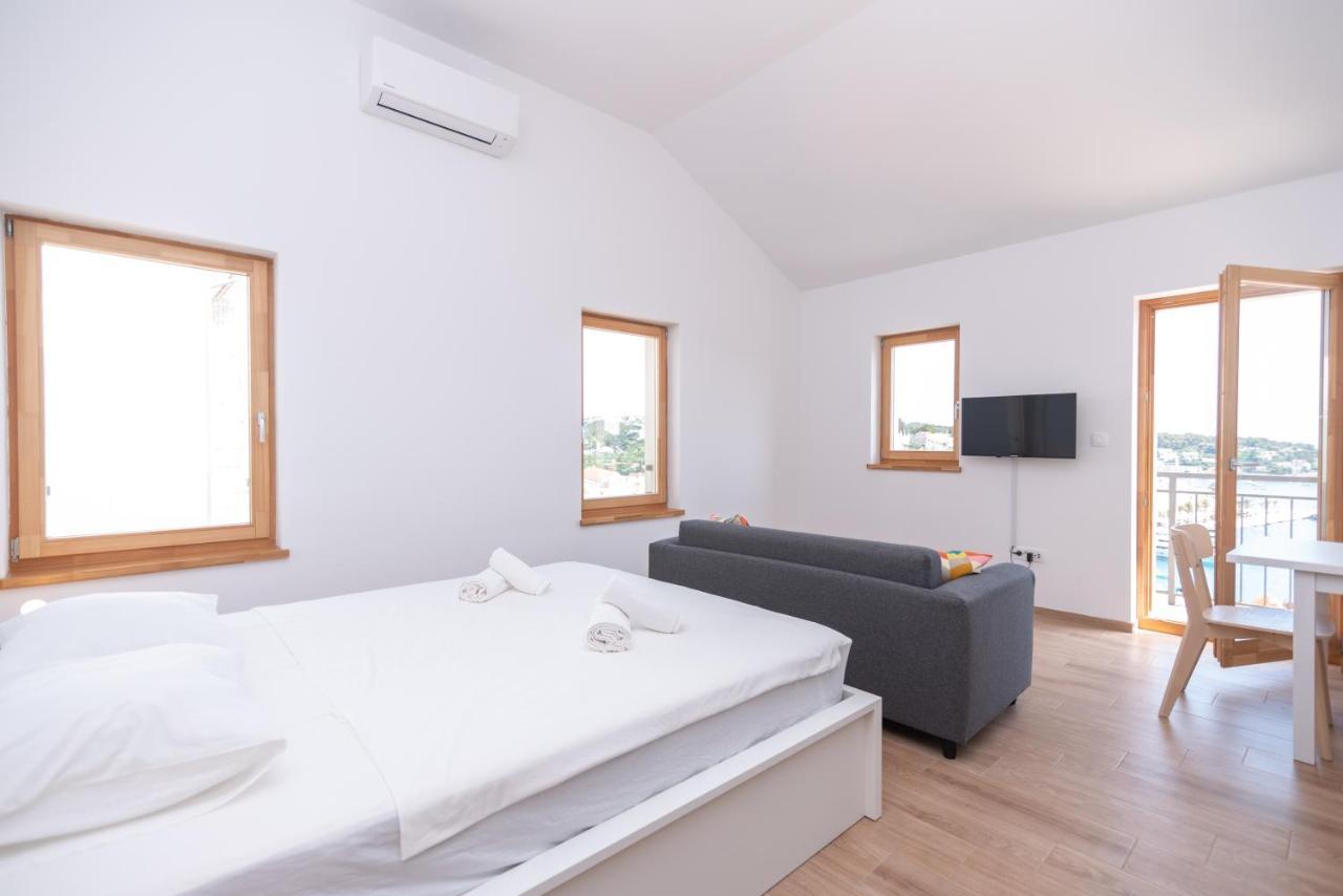 Brand New Apt W Balcony & Perfect Seaview At Center Hvar Town Exterior photo