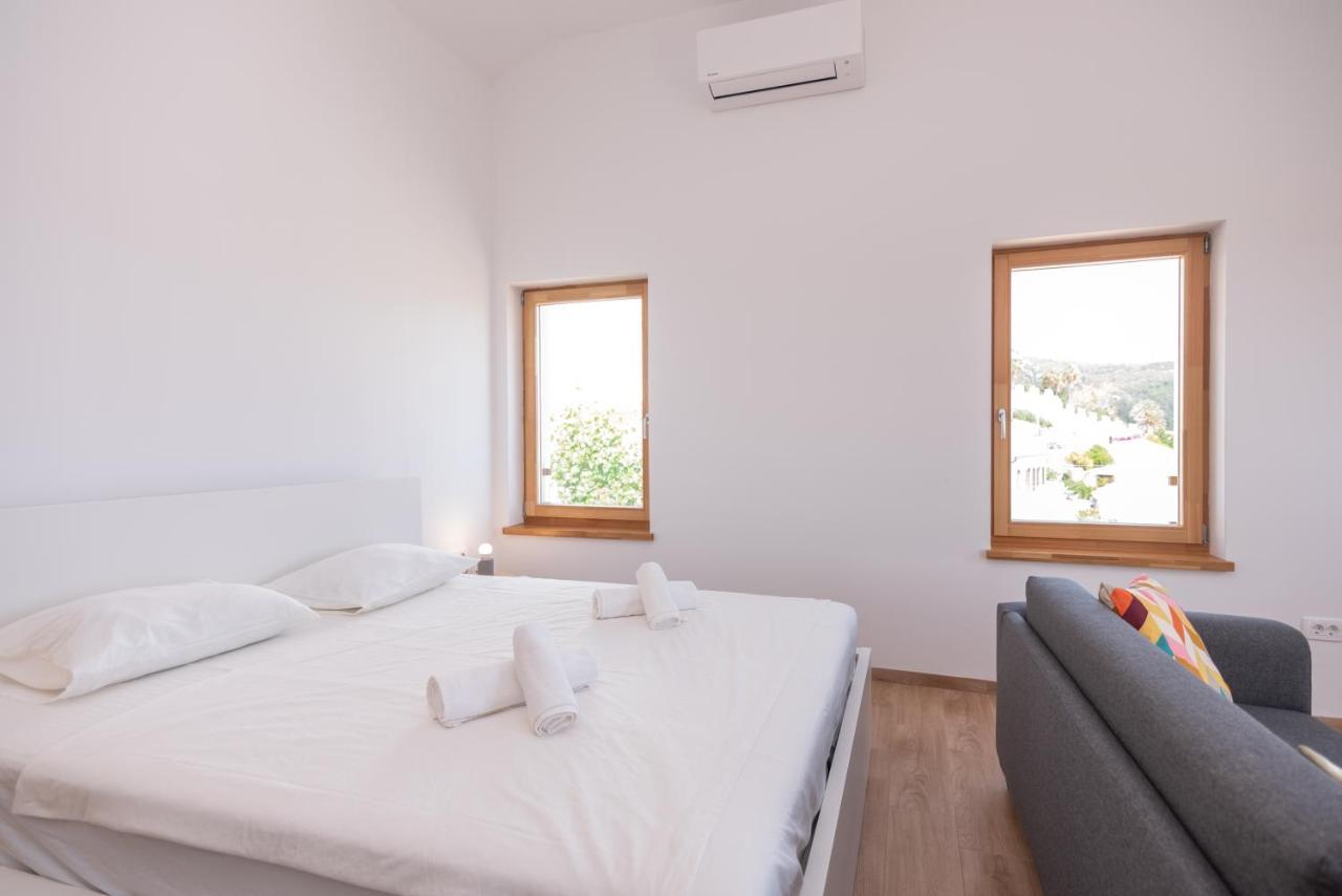 Brand New Apt W Balcony & Perfect Seaview At Center Hvar Town Exterior photo